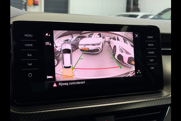 Škoda Kamiq 1.5 TSI Monte Carlo Pano CarPlay Camera