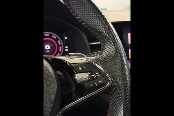 Škoda Kamiq 1.5 TSI Monte Carlo Pano CarPlay Camera
