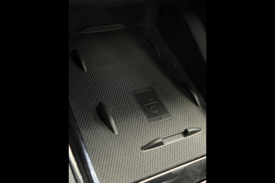 Škoda Kamiq 1.5 TSI Monte Carlo Pano CarPlay Camera