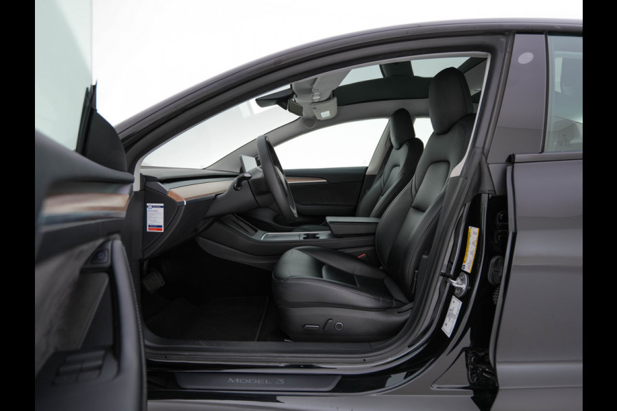 Tesla Model 3 Standard RWD Plus 60 kWh [3-Fase-11kW] {SoH-90%} (INCL-BTW) Aut. *PANO | AUTOPILOT | LEATHER | KEYLESS | FULL-LED | MEMORY-PACK | TOPVIEW | DAB | CARPLAY | DIGI-COCKPIT | LANE-ASSIST | HEATED- COMFORTSEATS | 19"ALU*