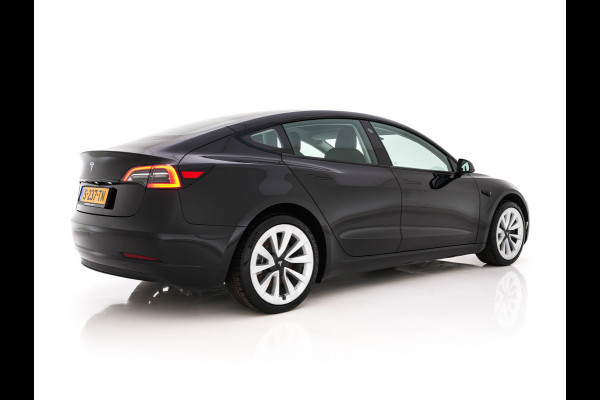 Tesla Model 3 Standard RWD Plus 60 kWh [3-Fase-11kW] {SoH-90%} (INCL-BTW) Aut. *PANO | AUTOPILOT | LEATHER | KEYLESS | FULL-LED | MEMORY-PACK | TOPVIEW | DAB | CARPLAY | DIGI-COCKPIT | LANE-ASSIST | HEATED- COMFORTSEATS | 19"ALU*