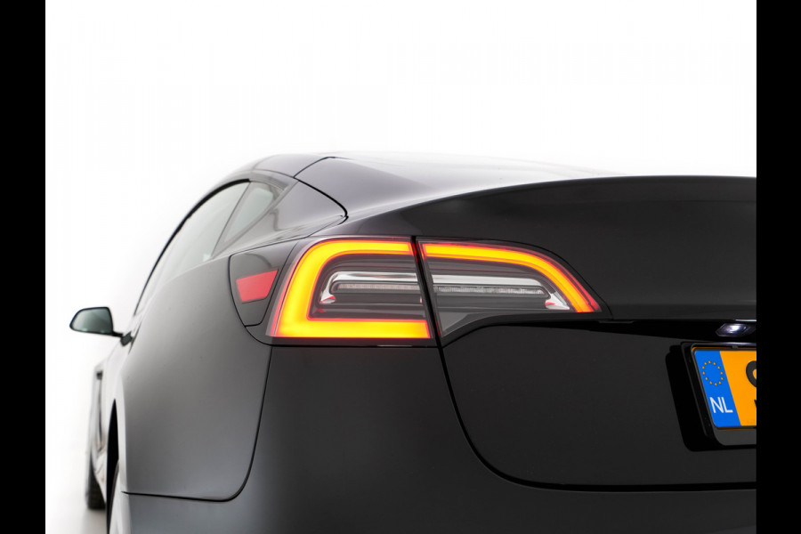 Tesla Model 3 Standard RWD Plus 60 kWh [3-Fase-11kW] {SoH-90%} (INCL-BTW) Aut. *PANO | AUTOPILOT | LEATHER | KEYLESS | FULL-LED | MEMORY-PACK | TOPVIEW | DAB | CARPLAY | DIGI-COCKPIT | LANE-ASSIST | HEATED- COMFORTSEATS | 19"ALU*