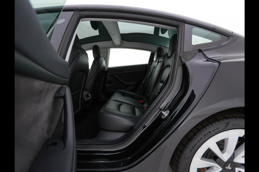 Tesla Model 3 Standard RWD Plus 60 kWh [3-Fase-11kW] {SoH-90%} (INCL-BTW) Aut. *PANO | AUTOPILOT | LEATHER | KEYLESS | FULL-LED | MEMORY-PACK | TOPVIEW | DAB | CARPLAY | DIGI-COCKPIT | LANE-ASSIST | HEATED- COMFORTSEATS | 19"ALU*