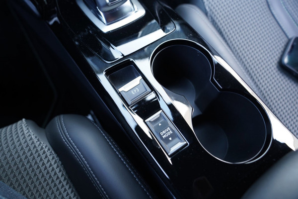 Peugeot 208 1.2 PureTech GT Pack | Prijs rijklaar incl. 12 mnd garantie | Camera Navi Bluetooth Pdc Lmv