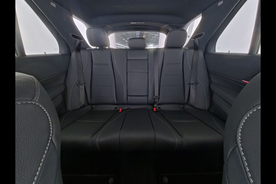 Mercedes-Benz GLE 400 e 4MATIC AMG Line Premium AMG Premium | Night Pakket | Nappa Leder | Panorama Schuif-Kanteldak | Airmatic | Distronic | Trekhaak. Inclusief 24 maanden Mercedes-Benz Certified garantie voor Europa.