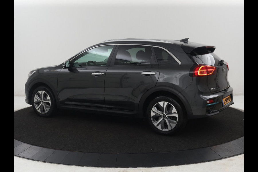 Kia e-Niro DynamicPlusLine 64 kWh | SOH 95,3% | Panoramadak | Half leder | Stuur/stoel verwarming | Adaptive cruise | Lane assist | Climate control | Carplay | Camera | Park assist | Full LED