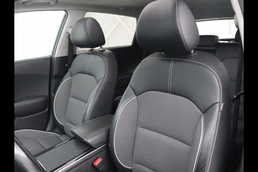 Kia e-Niro DynamicPlusLine 64 kWh | SOH 95,3% | Panoramadak | Half leder | Stuur/stoel verwarming | Adaptive cruise | Lane assist | Climate control | Carplay | Camera | Park assist | Full LED