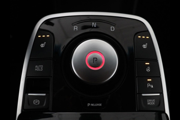 Kia e-Niro DynamicPlusLine 64 kWh | SOH 95,3% | Panoramadak | Half leder | Stuur/stoel verwarming | Adaptive cruise | Lane assist | Climate control | Carplay | Camera | Park assist | Full LED