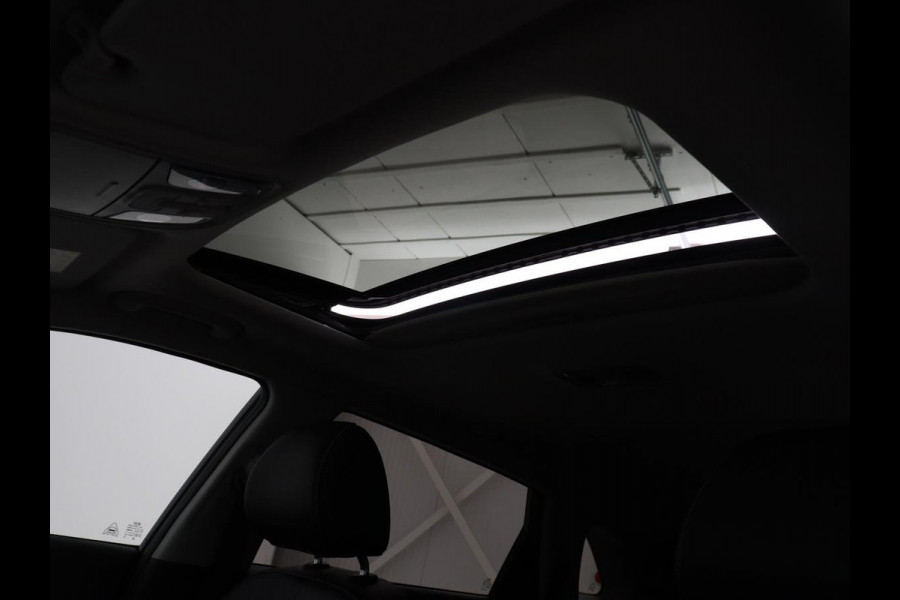 Kia e-Niro DynamicPlusLine 64 kWh | SOH 95,3% | Panoramadak | Half leder | Stuur/stoel verwarming | Adaptive cruise | Lane assist | Climate control | Carplay | Camera | Park assist | Full LED