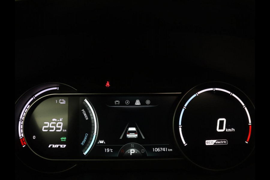 Kia e-Niro DynamicPlusLine 64 kWh | SOH 95,3% | Panoramadak | Half leder | Stuur/stoel verwarming | Adaptive cruise | Lane assist | Climate control | Carplay | Camera | Park assist | Full LED