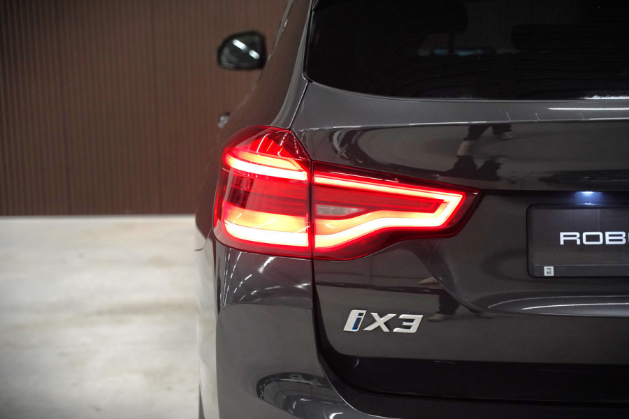 BMW iX3 High Executive 80 kWh | Panoramadak | Harman Kardon | Stoelverwarming | Adaptive Cruise Control | Head-Up Display | Memory Seat | 360 Camera | Ambiance Verlichting | Adaptief Onderstel | Adaptive LED | Trekhaak |