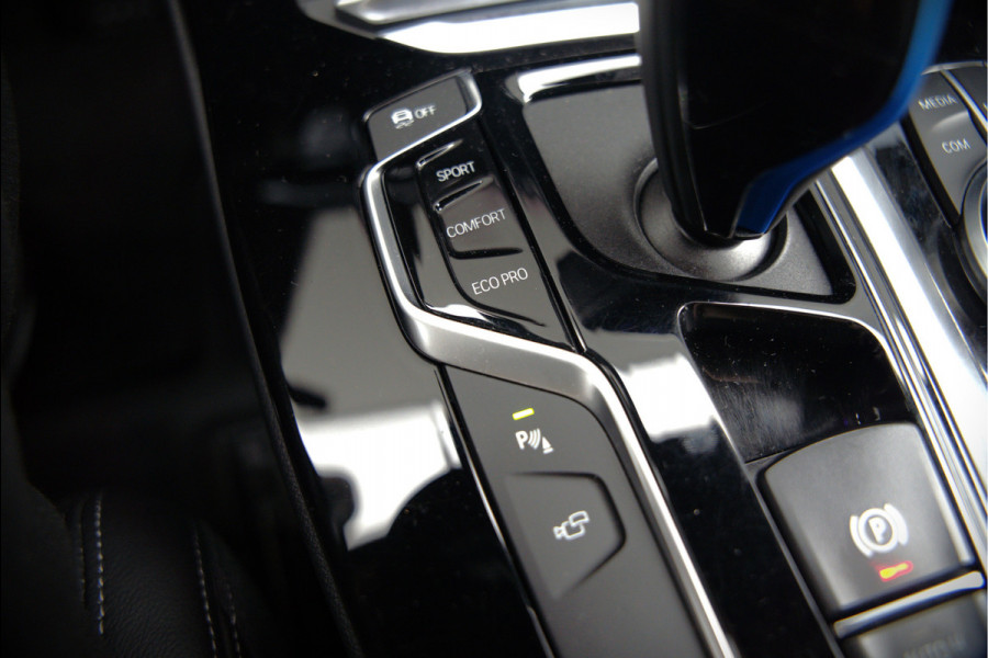 BMW iX3 High Executive 80 kWh | Panoramadak | Harman Kardon | Stoelverwarming | Adaptive Cruise Control | Head-Up Display | Memory Seat | 360 Camera | Ambiance Verlichting | Adaptief Onderstel | Adaptive LED | Trekhaak |
