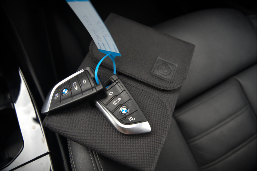 BMW iX3 High Executive 80 kWh | Panoramadak | Harman Kardon | Stoelverwarming | Adaptive Cruise Control | Head-Up Display | Memory Seat | 360 Camera | Ambiance Verlichting | Adaptief Onderstel | Adaptive LED | Trekhaak |