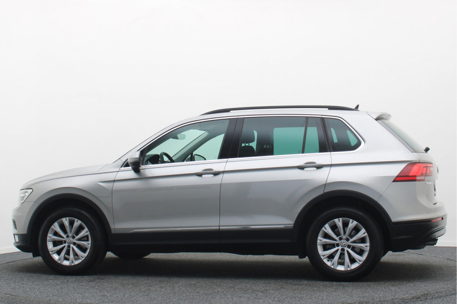 Volkswagen Tiguan 1.5 TSI Comfortline Navigatie, ACC, Apple CarPlay, Climate-/Cruise Control, PDC, 17"