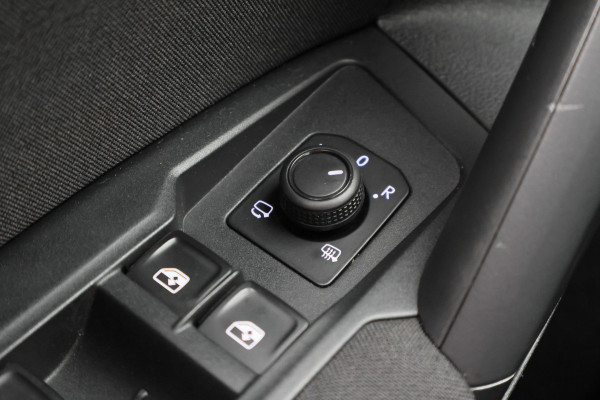 Volkswagen Tiguan 1.5 TSI Comfortline Navigatie, ACC, Apple CarPlay, Climate-/Cruise Control, PDC, 17"