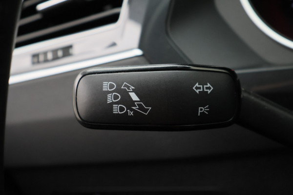 Volkswagen Tiguan 1.5 TSI Comfortline Navigatie, ACC, Apple CarPlay, Climate-/Cruise Control, PDC, 17"