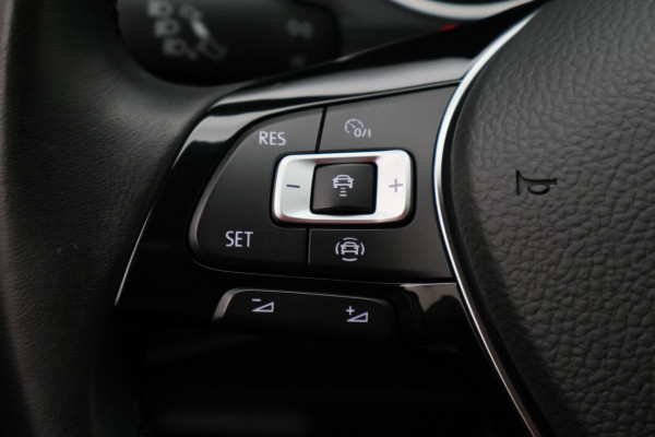 Volkswagen Tiguan 1.5 TSI Comfortline Navigatie, ACC, Apple CarPlay, Climate-/Cruise Control, PDC, 17"