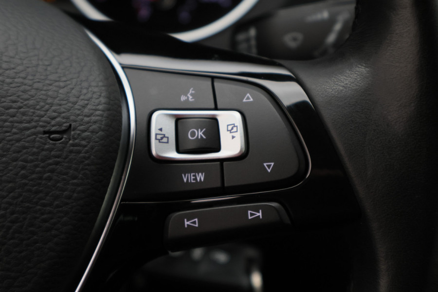 Volkswagen Tiguan 1.5 TSI Comfortline Navigatie, ACC, Apple CarPlay, Climate-/Cruise Control, PDC, 17"