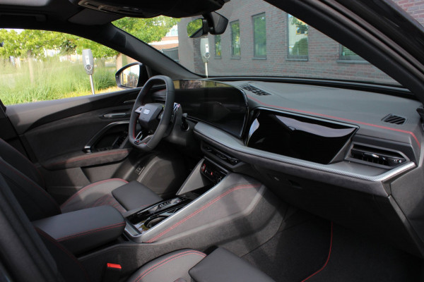 Audi Q5 Sportback 2.0 TFSI e-hybrid quattro S edition Competition