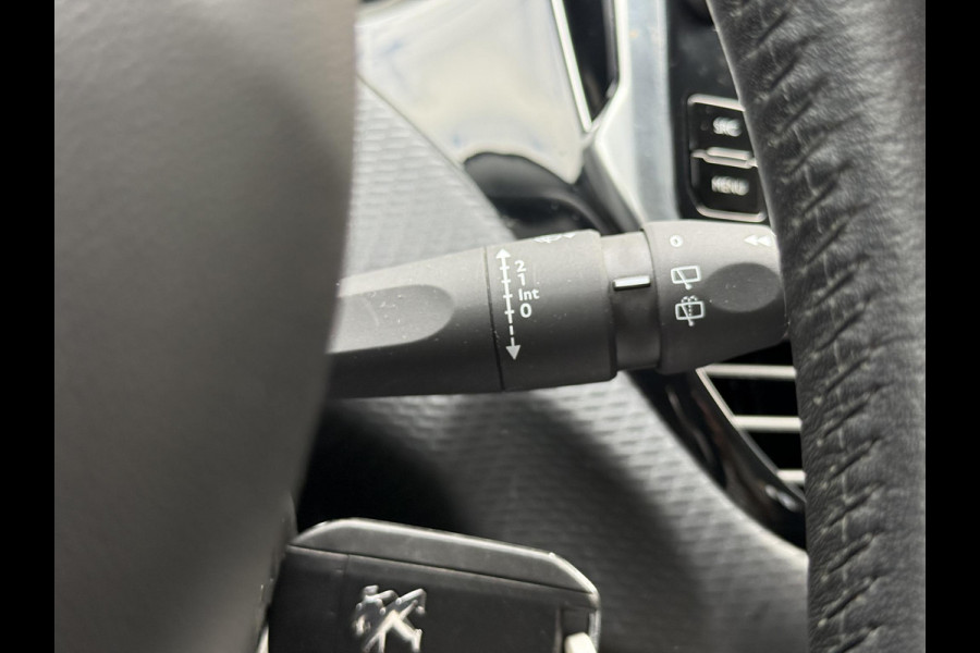 Peugeot 2008 1.2 PureTech Blue Lion 2e Eigenaar|Navi|Carplay|Airco|PDC|Cruise|D-riem vv in 2024|N.A.P|APK tot 11-2026