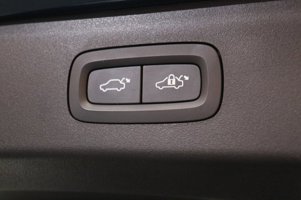 Lynk & Co 01 1.5 261PK Plug-in Hybrid Pano/dak Apple/Carplay Adaptive/Cruise