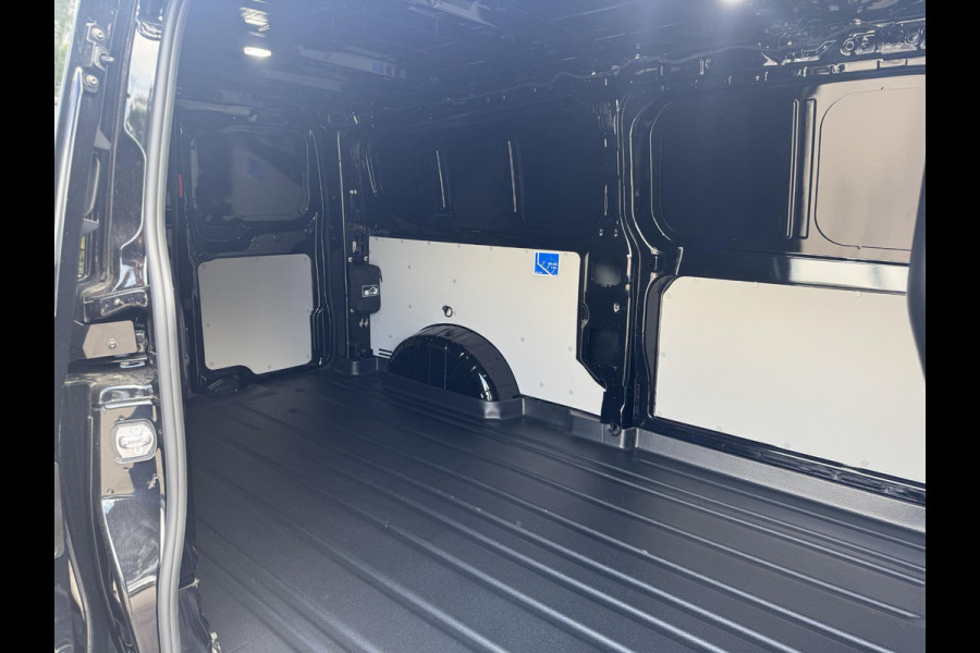 Ford E-Transit Custom 340 L2H1 Limited 71 kWh | SCI | 218pk | Laadvloer bescherming | 12-weg verstel- en verwarmbare AGR bestuurders- en passagiersstoel Laadvloer bescherming,12-weg verstel- en verwarmbare AGR bestuurders- en passagiersstoel | Trekhaakvoorbereiding | 17 inch lichtmetalen velgen (Carbonised Grey) | Driver Assistent Pack Ultimate | AGM accu | BEV 3-fase oplaadkabel (mode 3, 32A, 10m)
