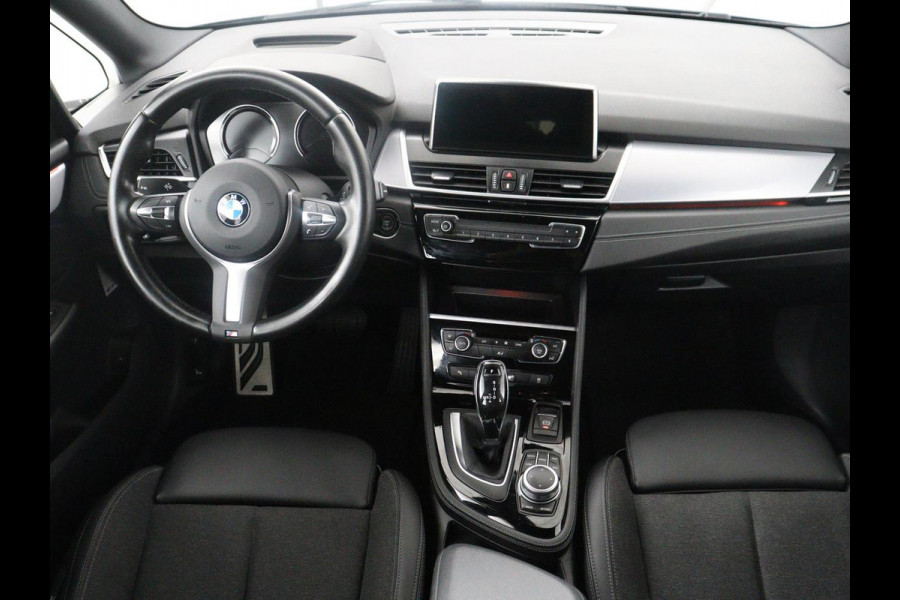 BMW 2 Serie Active Tourer 218i Executive Edition | Half leder | Cruise control | Head-up | Interieur verlichting | Navigatie | Bluetooth | Elektrische achterklep | Trekhaak