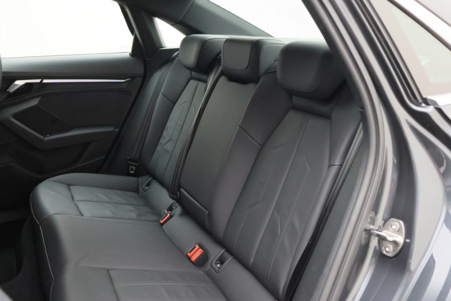 Audi A3 Limousine 35 TFSI Business edition Leer, Matrix LED, Camera, Apple Carplay, Virtual Cockpit, PDC