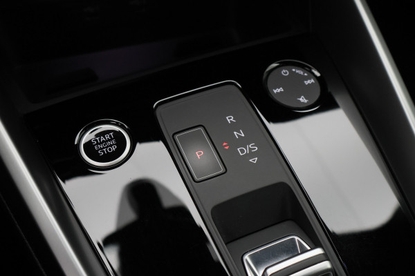 Audi A3 Limousine 35 TFSI Business edition Leer, Matrix LED, Camera, Apple Carplay, Virtual Cockpit, PDC