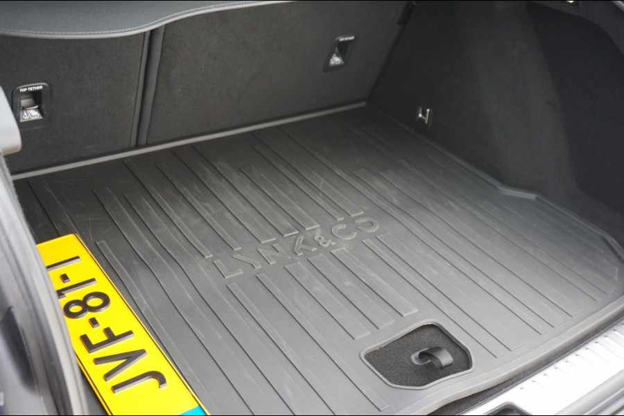 Lynk & Co 01 276 PK Core NIEUW MODEL | 1.800 TREKGEWICHT | NED. AUTO!