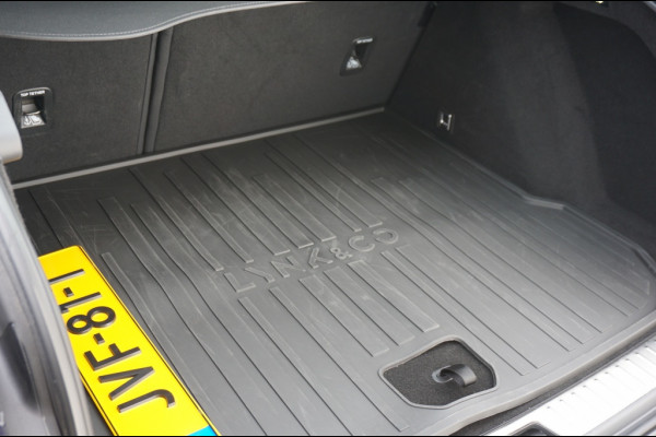 Lynk & Co 01 276 PK Core NIEUW MODEL | 1.800 TREKGEWICHT | NED. AUTO!