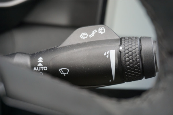 Lynk & Co 01 276 PK Core NIEUW MODEL | 1.800 TREKGEWICHT | NED. AUTO!