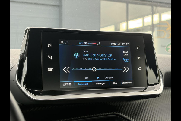 Peugeot 208 1.2 PureTech Blue Lease Active ✓102pk✓2e Eigenaar✓Trekhaak✓Navi✓Carplay✓6 Bak✓Dealer Onderhouden✓Lm velgen✓Rijstrooksensor✓Pdc✓N.A.P✓Clima✓Cruise✓Weinig km✓Apk tot 09-2027