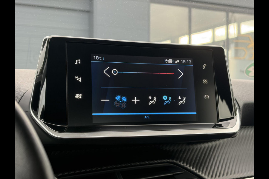 Peugeot 208 1.2 PureTech Blue Lease Active ✓102pk✓2e Eigenaar✓Trekhaak✓Navi✓Carplay✓6 Bak✓Dealer Onderhouden✓Lm velgen✓Rijstrooksensor✓Pdc✓N.A.P✓Clima✓Cruise✓Weinig km✓Apk tot 09-2027