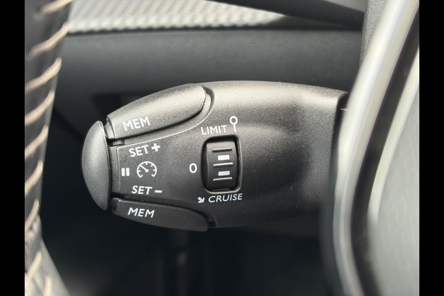 Peugeot 208 1.2 PureTech Blue Lease Active ✓102pk✓2e Eigenaar✓Trekhaak✓Navi✓Carplay✓6 Bak✓Dealer Onderhouden✓Lm velgen✓Rijstrooksensor✓Pdc✓N.A.P✓Clima✓Cruise✓Weinig km✓Apk tot 09-2027