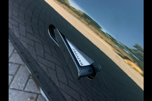 Jaguar F-Type 2.0T R-Dynamic, panoramadak, britisch racing green,1 e eigenaar, NL auto met nap