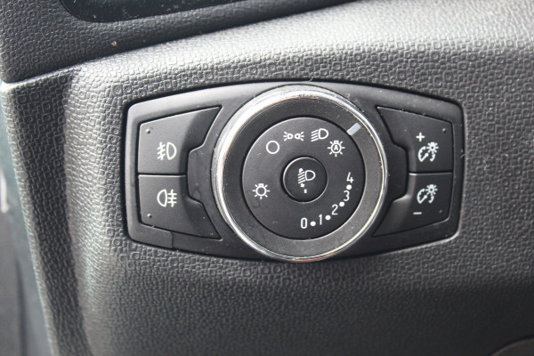 Ford EcoSport 1.0 EcoBoost ST-Line , 125pk , Mooie Hoogzitter Climate control , Cruise control , Achteruitrijcamera Stoel,Stuur en Voorruitverwarming , Bluetooth , Navigatie