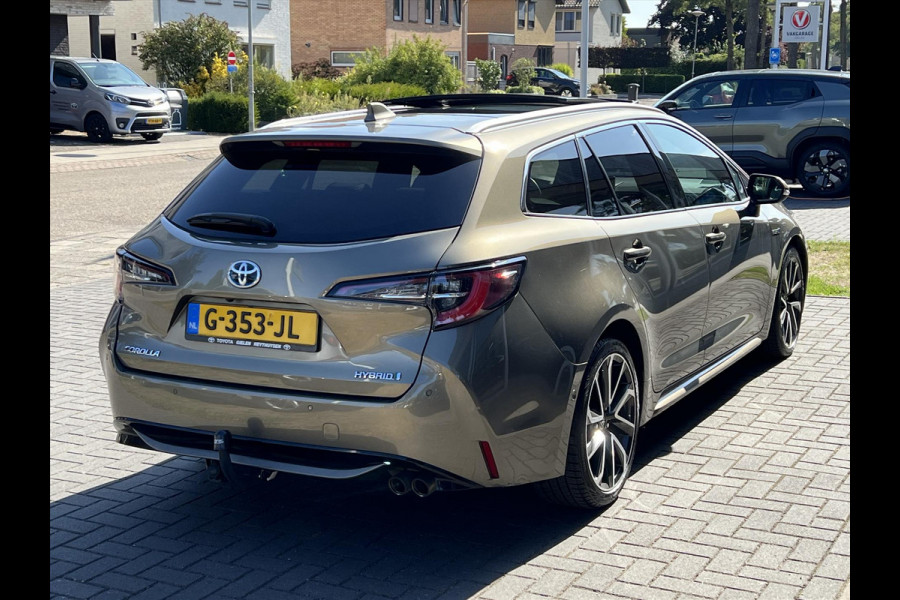 Toyota Corolla Touring Sports 2.0 Hybrid Premium | Trekhaak, Panoramadak, JBL, Matrix LED, 18 inch, Leer, Stoelverwarming
