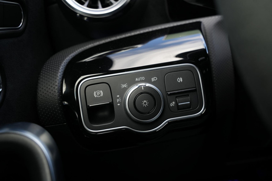 Mercedes-Benz A-Klasse AMG 35 4MATIC Aero Pack Burmester WideScreen Facelift