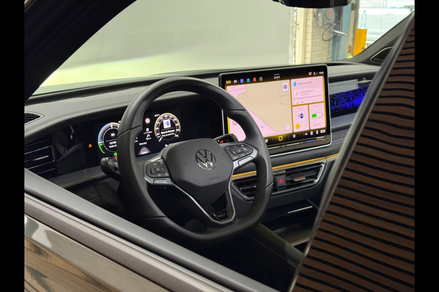 Volkswagen Tayron 1.5 eTSI R-Line Black Edition | Fabr. garantie tot 2030 | 272PK | Pano | H/K | IQ. Matrix led | Massage|Trekhaak