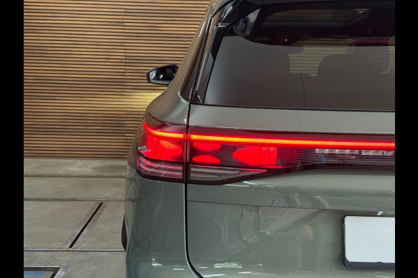 Volkswagen Tayron 1.5 eTSI R-Line Black Edition | Fabr. garantie tot 2030 | 272PK | Pano | H/K | IQ. Matrix led | Massage|Trekhaak