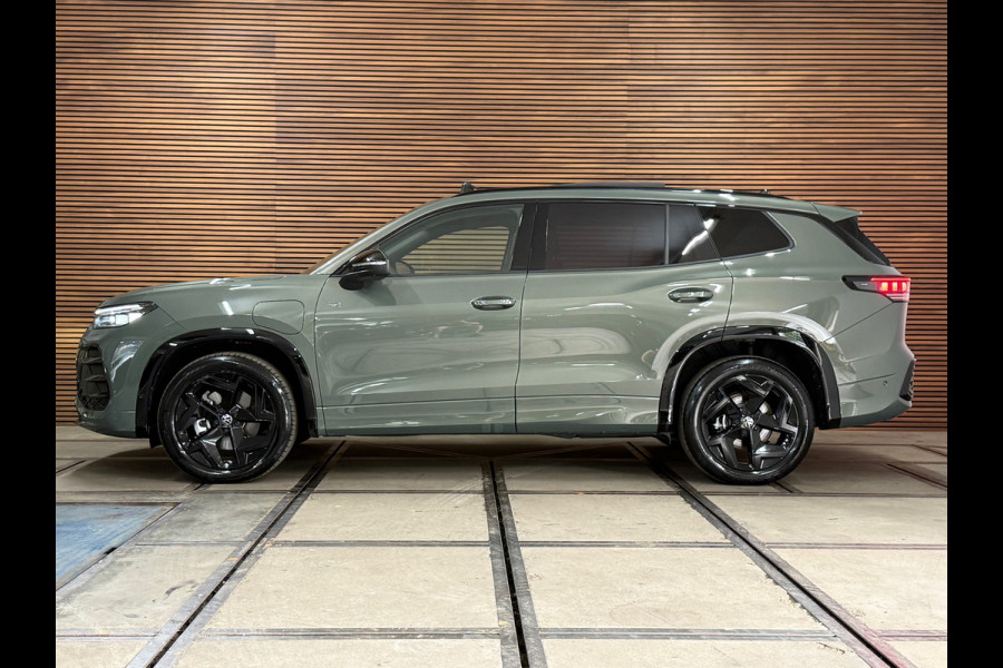 Volkswagen Tayron 1.5 eTSI R-Line Black Edition | Fabr. garantie tot 2030 | 272PK | Pano | H/K | IQ. Matrix led | Massage|Trekhaak