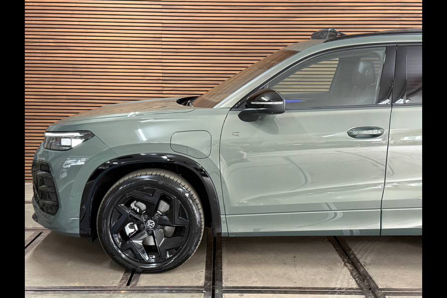 Volkswagen Tayron 1.5 eTSI R-Line Black Edition | Fabr. garantie tot 2030 | 272PK | Pano | H/K | IQ. Matrix led | Massage|Trekhaak