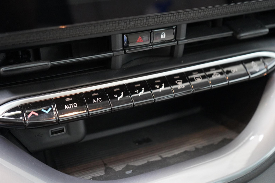 Fiat 500E La Prima 42 kWh | SoH 98,4% | Stoelverwarming | Navigatie | Leder | Lm velgen | All-seasonbanden