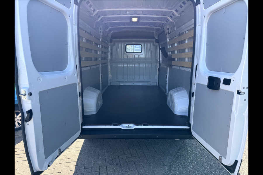 Fiat E-Ducato 3.5T L3H2 79 kWh 3-Persoons, App Connect, Camera