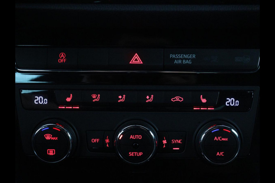 Seat Ateca1.4 EcoTSI FR | Leder | Stoelverwarming | Climate control | Cruise control | Camera | Park assist | Carplay | Seat Sound | Navigatie | Sfeerverlichting
