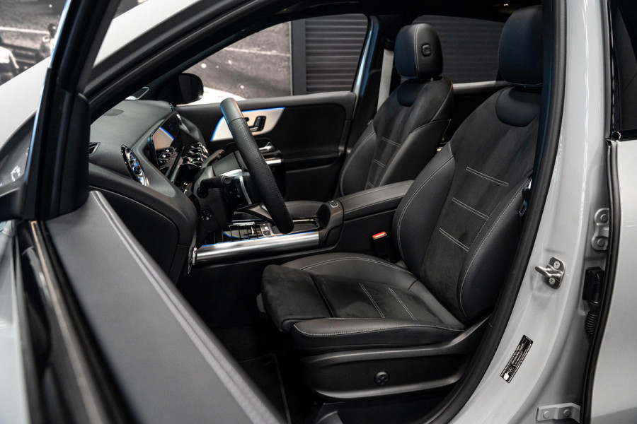 Mercedes-Benz GLA 250 e Business Solution AMG *Burmester / Panorama / HUD / Keyless / Surround-view*