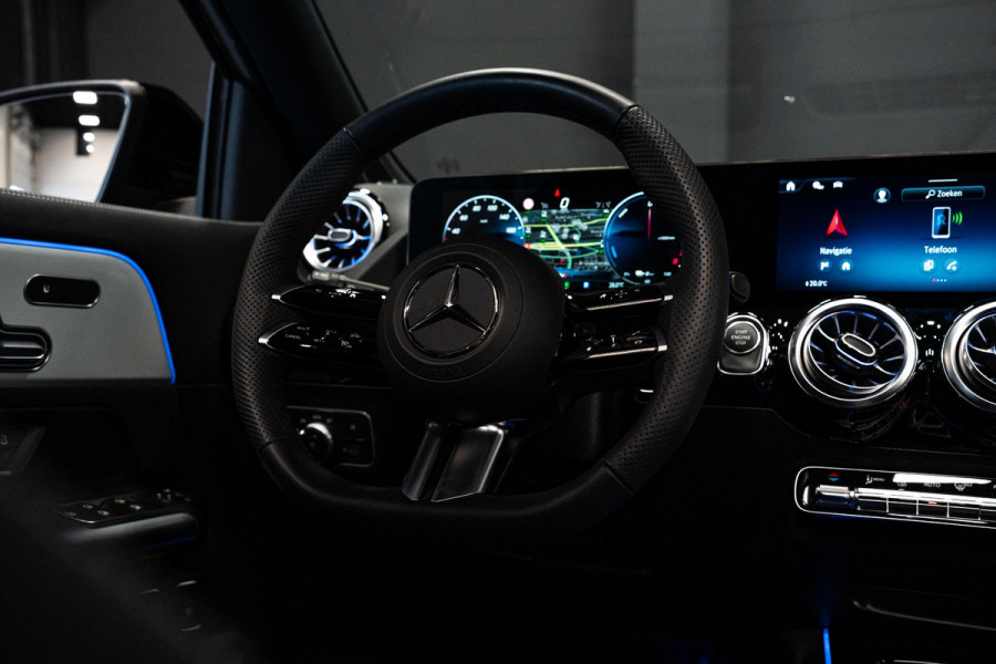 Mercedes-Benz GLA 250 e Business Solution AMG *Burmester / Panorama / HUD / Keyless / Surround-view*