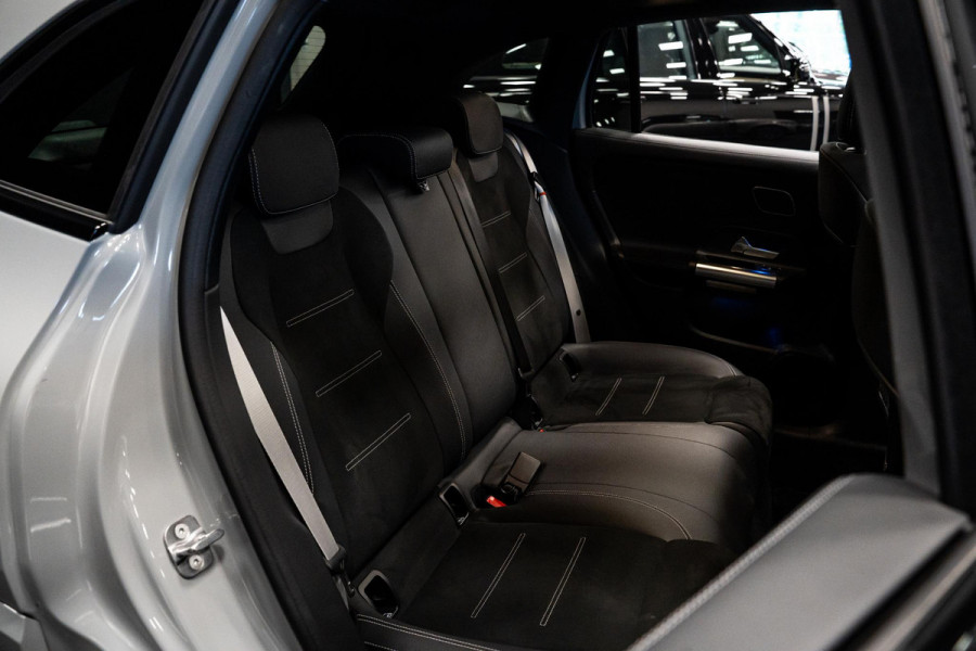 Mercedes-Benz GLA 250 e Business Solution AMG *Burmester / Panorama / HUD / Keyless / Surround-view*