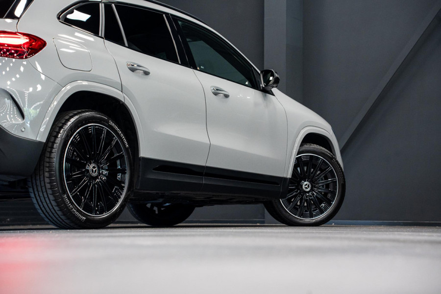Mercedes-Benz GLA 250 e Business Solution AMG *Burmester / Panorama / HUD / Keyless / Surround-view*